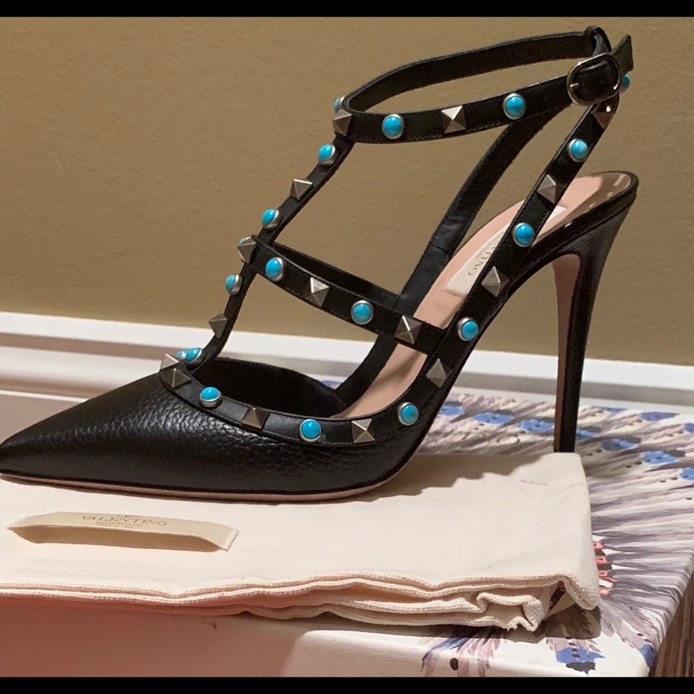 🆕 VALENTINO GARVANI African Rockstud Pump heel - Picture 3 of 8